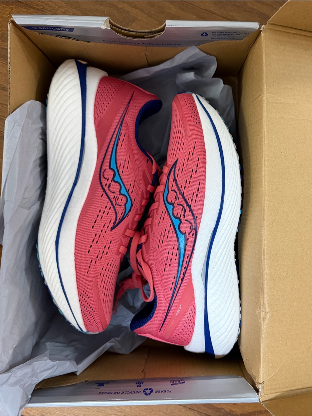 🆕NWT Saucony Women’s Endorphin Speed 3